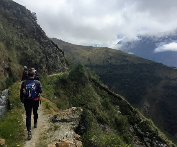 montañas de los Andes en el camino de Salkantay montañas de los Andes en el camino de Salkantay